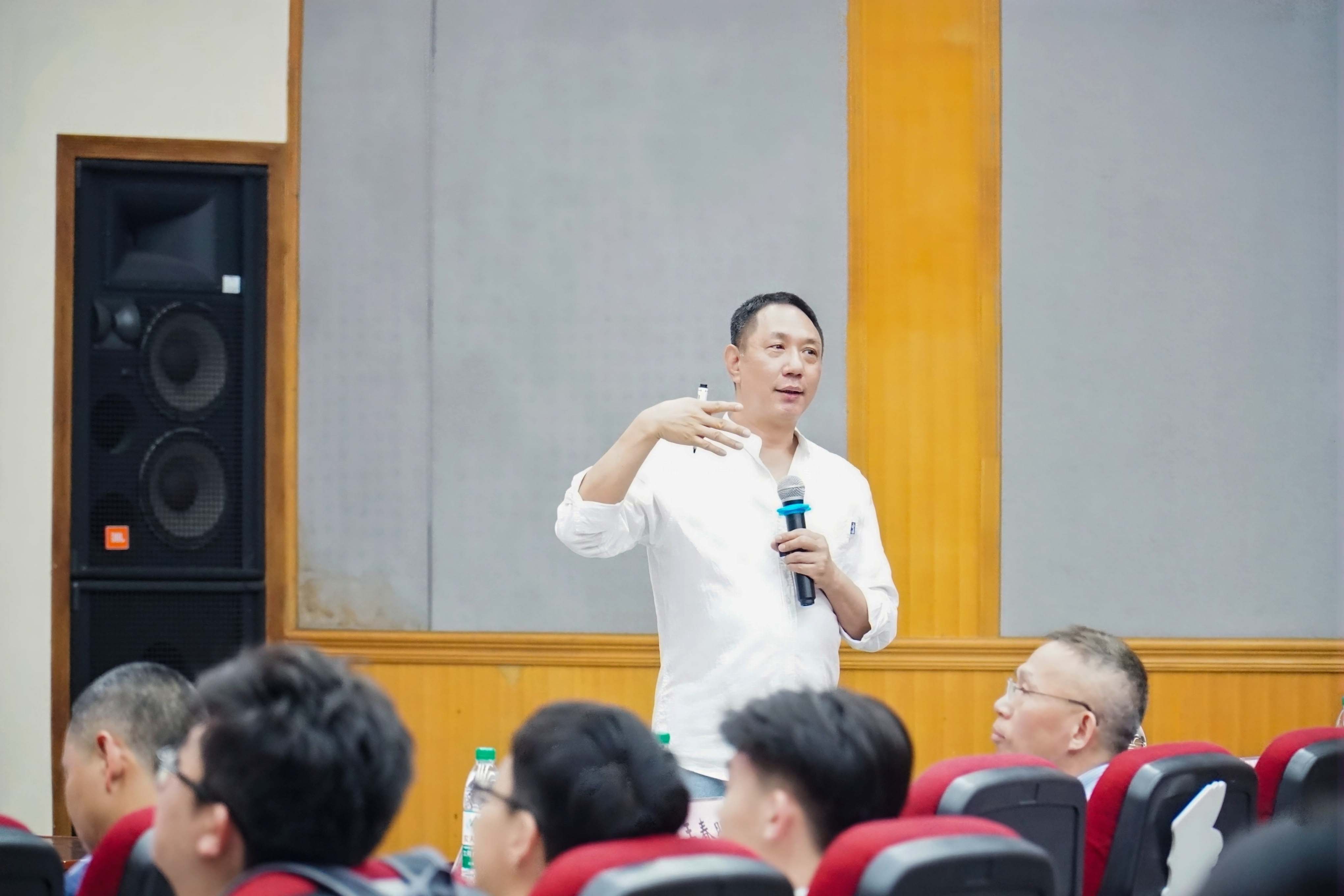 广州交通集团AI培训现场图片2_企业人工智能培训_AI技能培训实景