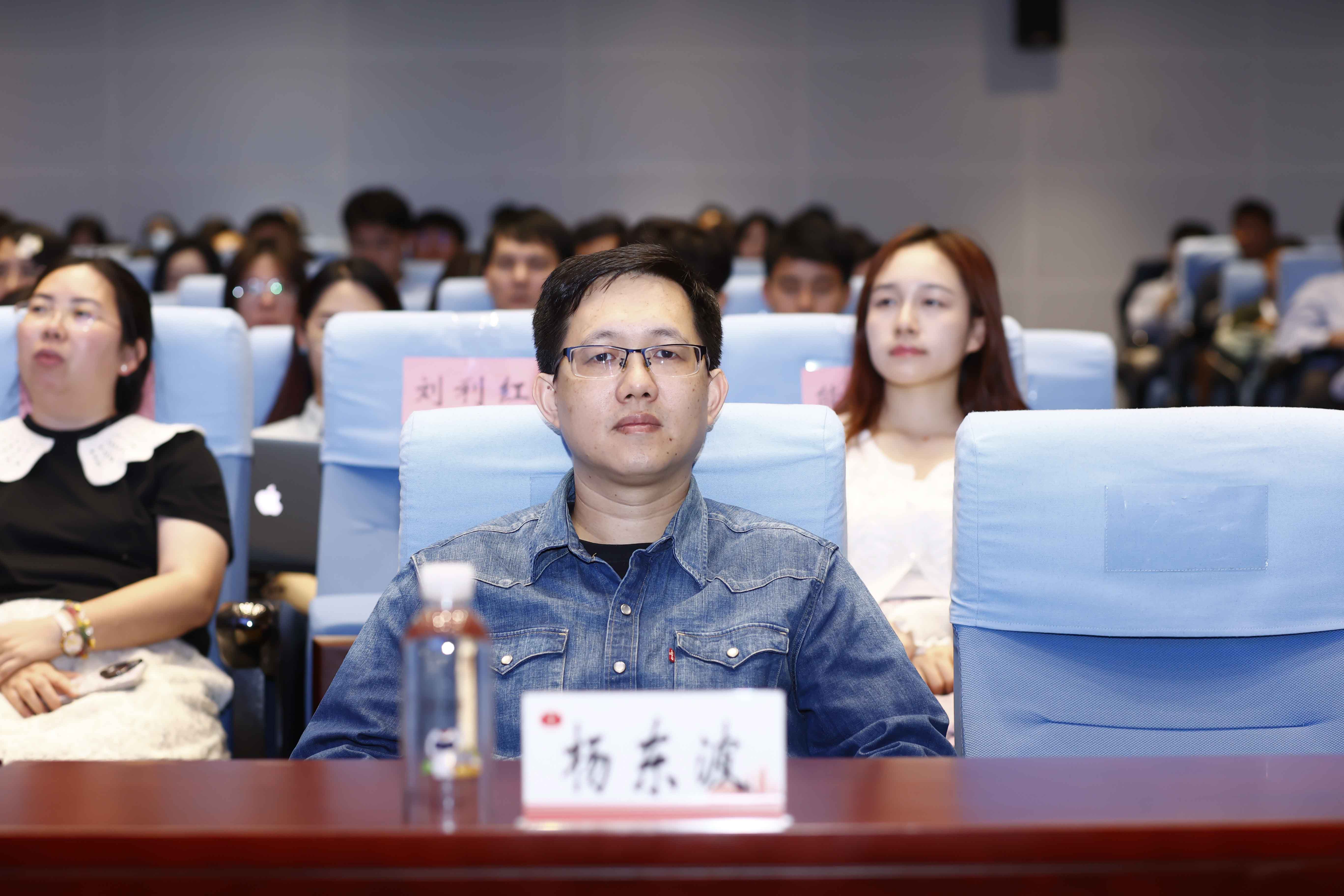 广州市新闻工作者协会AI培训现场图片1_企业人工智能培训_AI技能培训实景